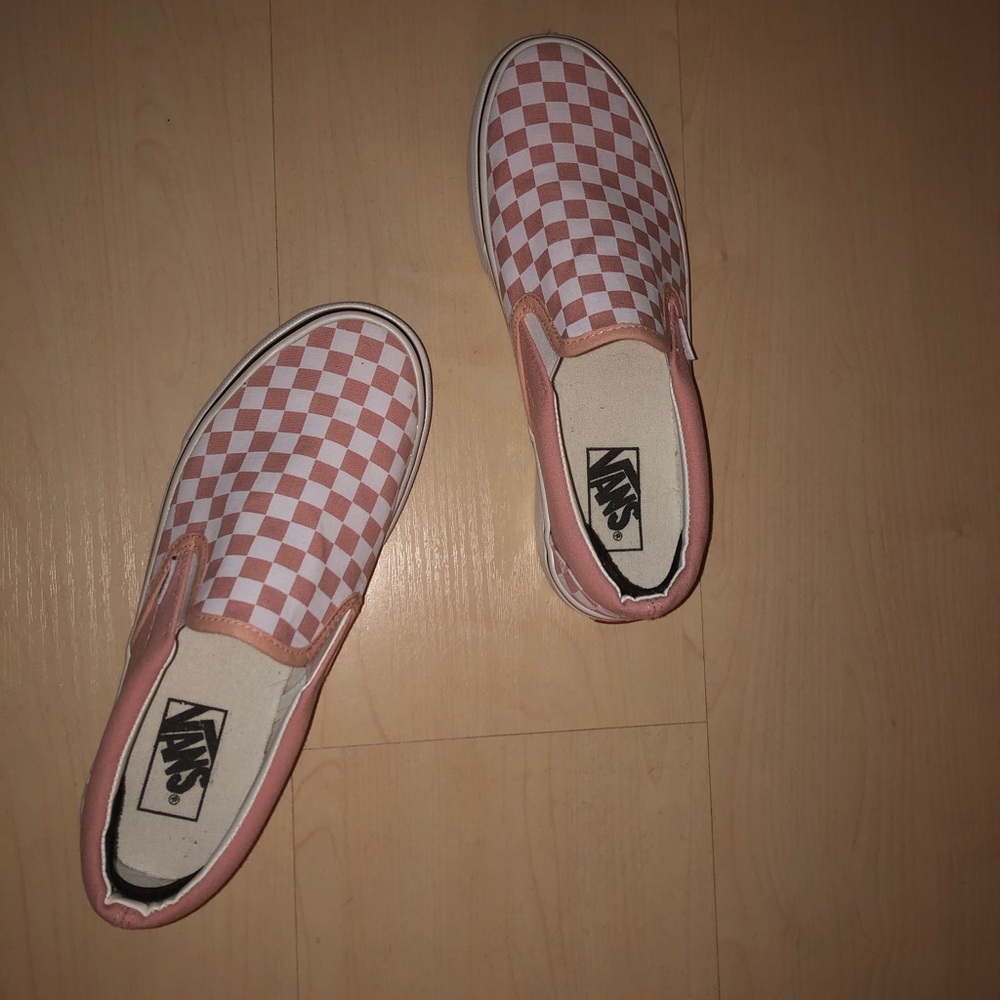 bnwot rare checkerboard vans, salmon/light pink